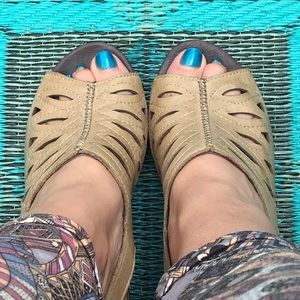 Super cute Dansko Sandals